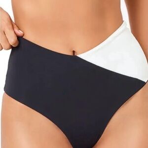 *NWT* L*Space Color Block High Tide Bikini Bottom
Classic Swimwear Size Small